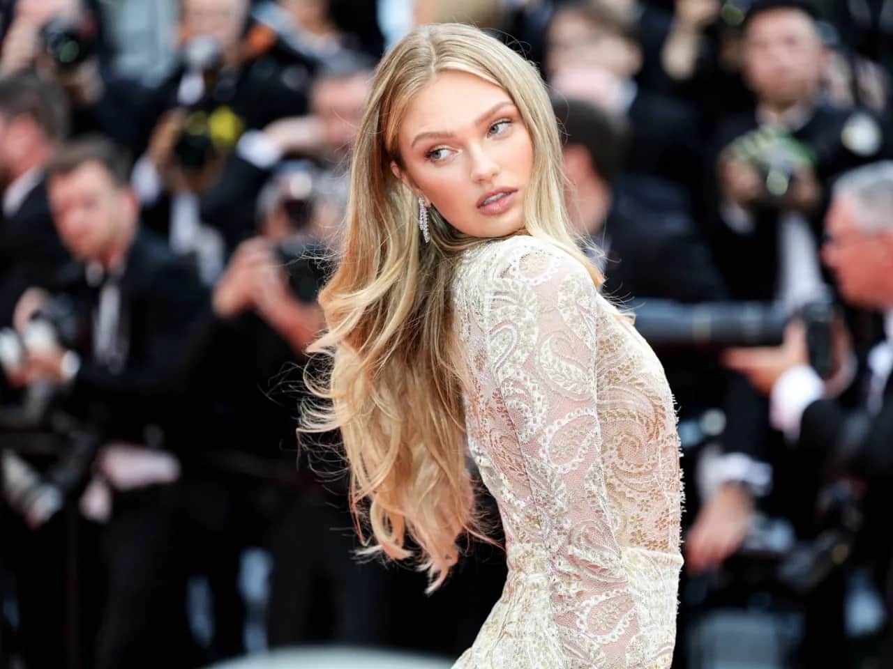 Dicke Haare? So finden Sie die perfekte Frisur & bändigen Volumen!